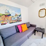 Great Townhouse 400m From The *