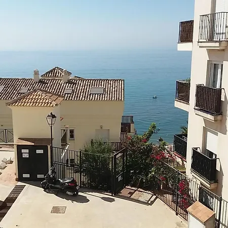 Great Townhouse 400m From The