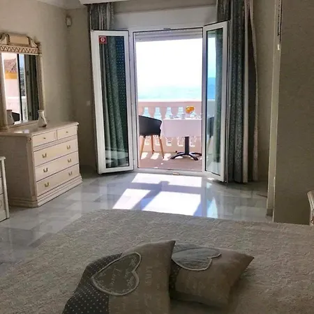 Great Townhouse 400m From The Holiday home Benalmadena