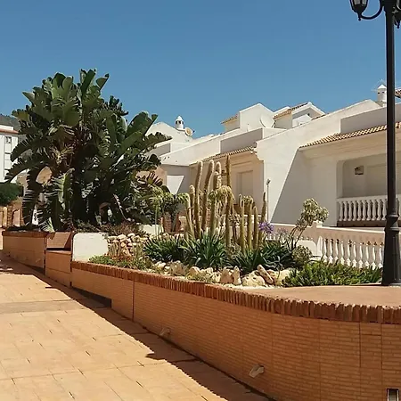 Great Townhouse 400m From The